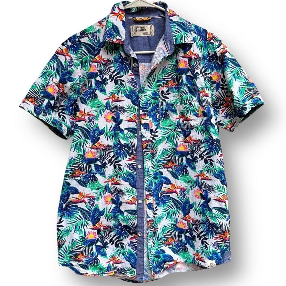 Free Planet Hawaiian Button Front Short Sleeve Shirt size Medium